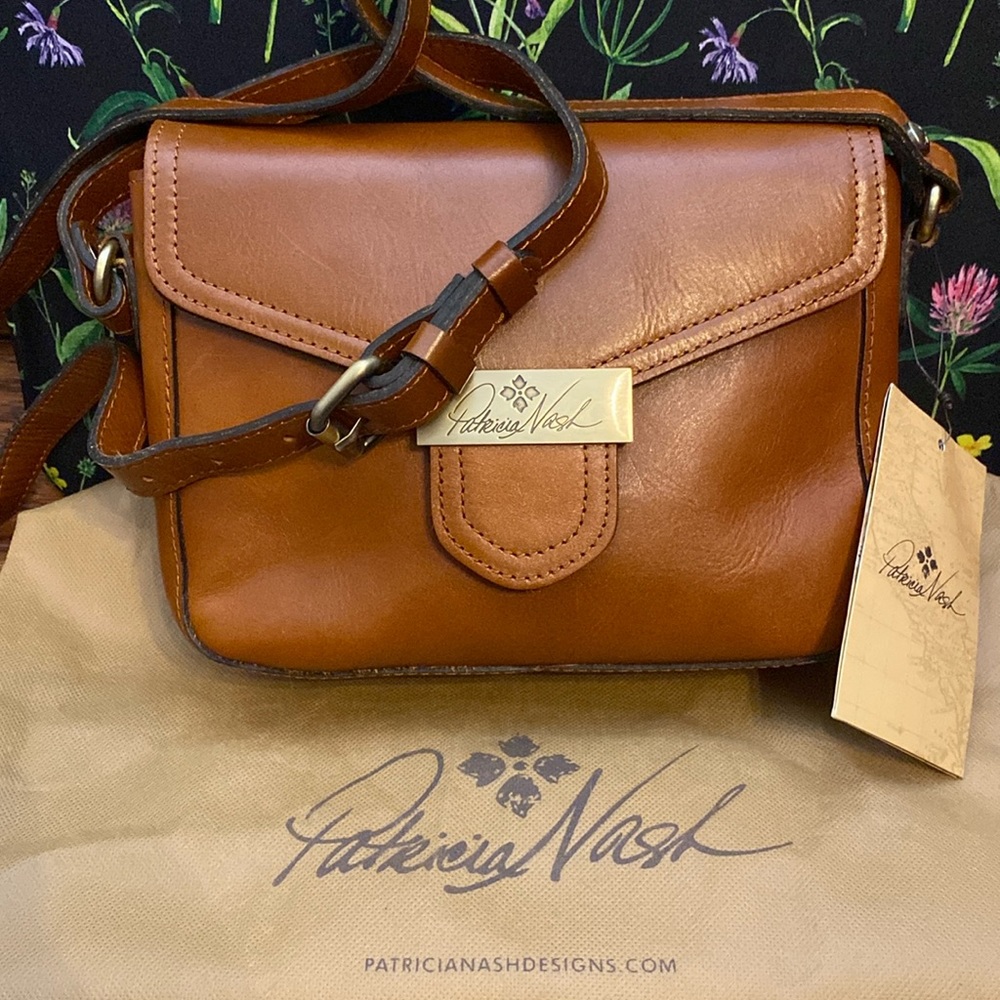 101 - NWT Patricia Nash Crossbody with Dustbag